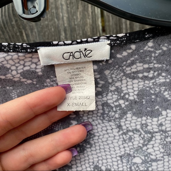 CACHE V NECK LONG SLEEVE - Picture 4 of 5